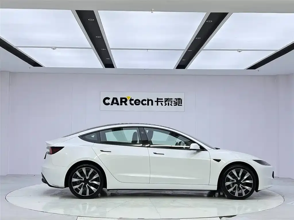 Tesla Model 3 2025 из CN, фото 5