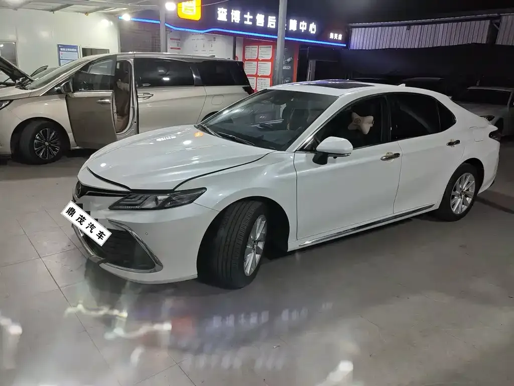 Toyota Camry 2023 из CN, фото 1