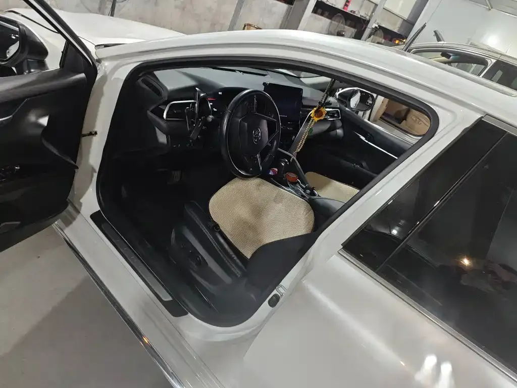 Toyota Camry 2023 из CN, фото 9