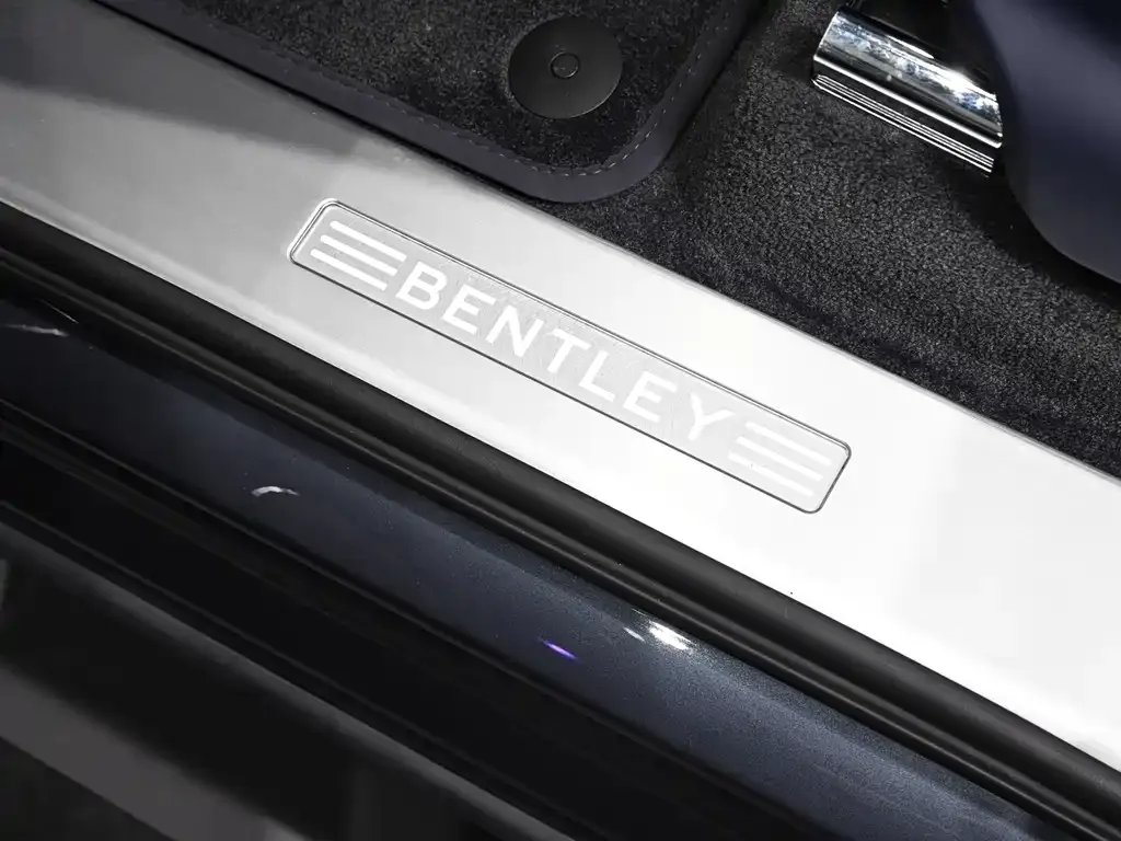 Bentley Bentayga — фото 5