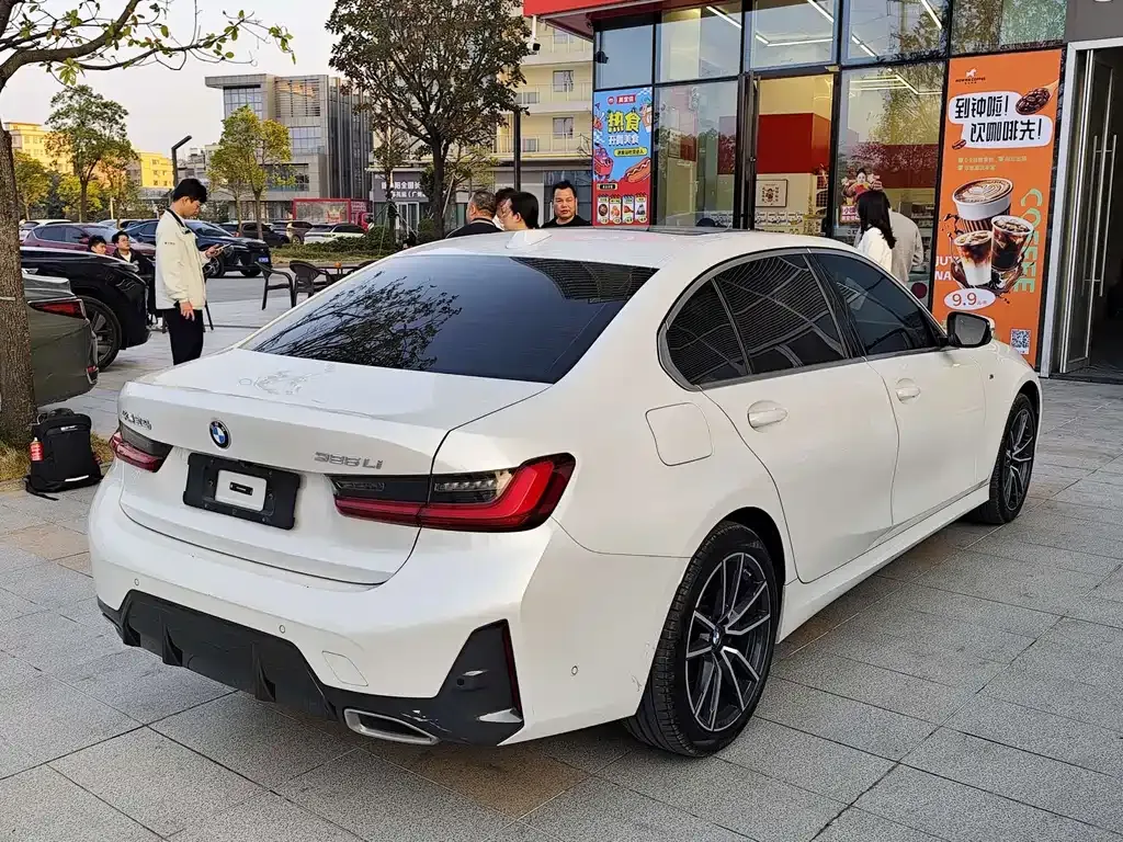 BMW 3 Series 2024 из CN, фото 9
