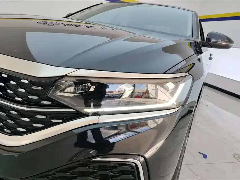 Volkswagen Passat 2023 из CN, фото 4