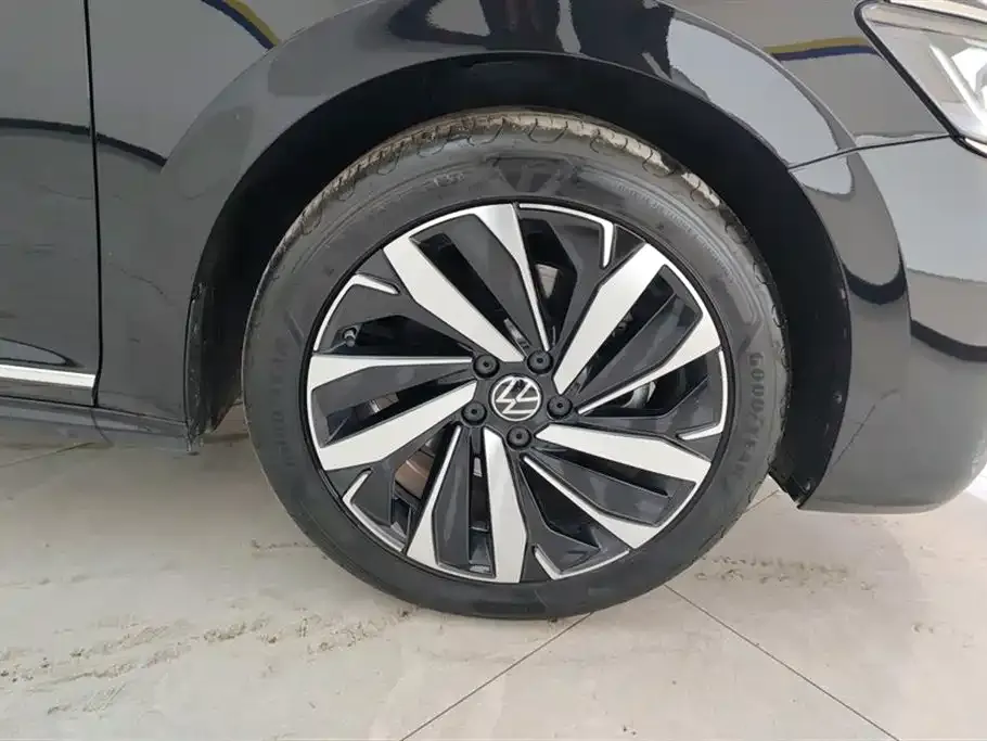 Volkswagen Passat 2023 из CN, фото 2