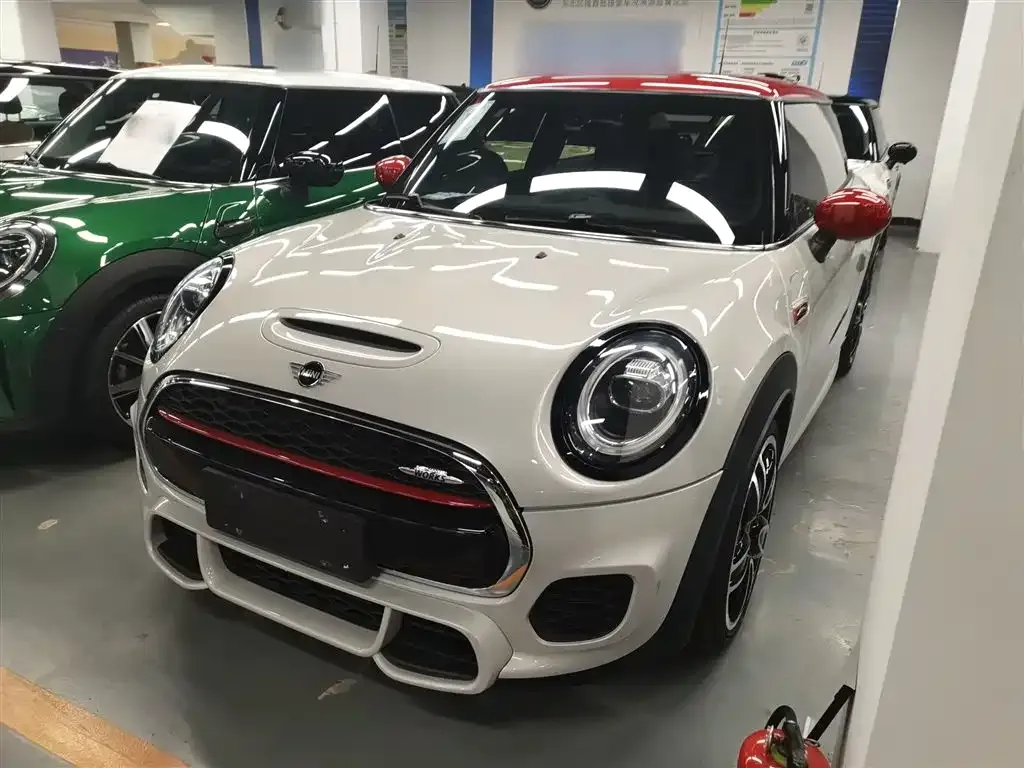 MINI JCW (John Cooper Works)