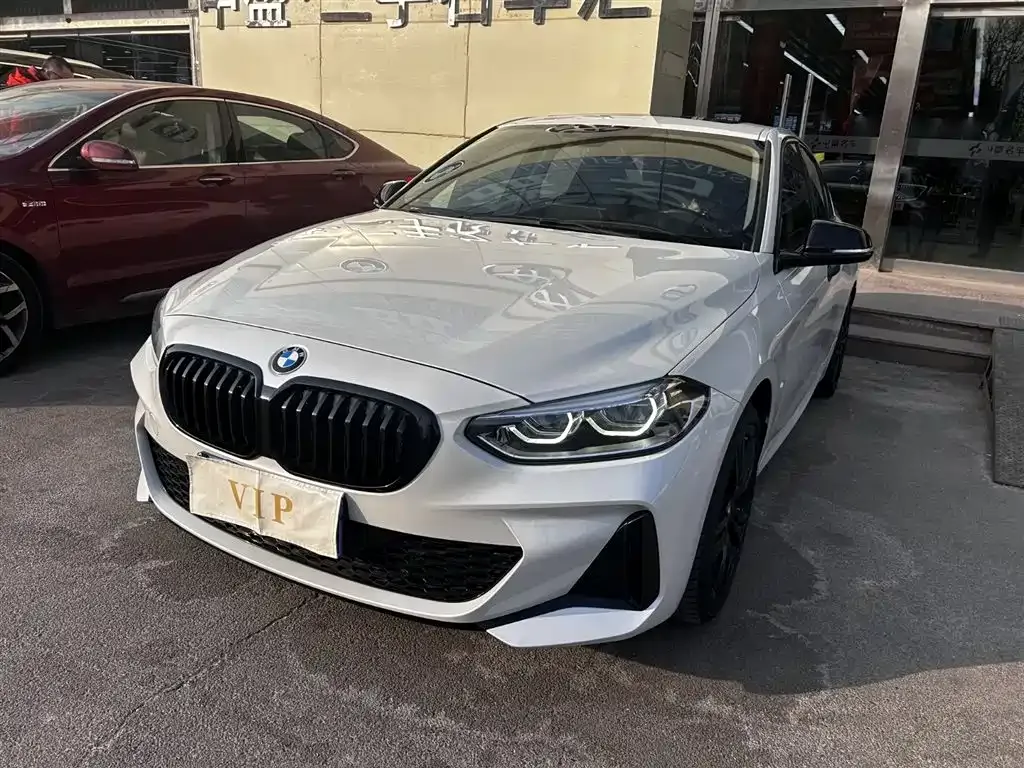 BMW 1 Series 2022 из CN, фото 1