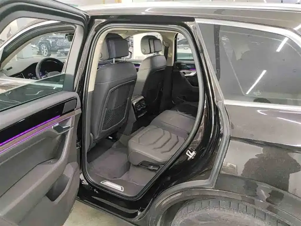 Volkswagen Touareg 2022 из CN, фото 9
