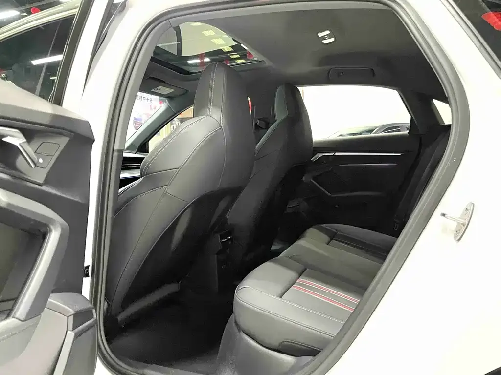 Audi A3 2022 из CN, фото 7