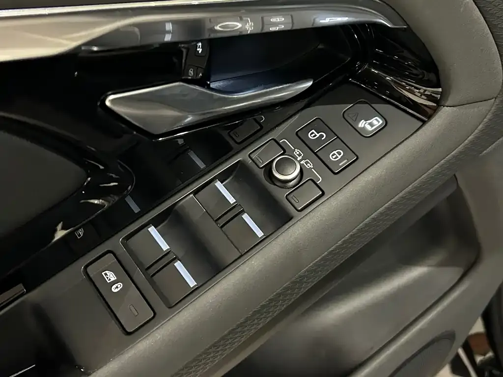 Land Rover Evoque 2021 из CN, фото 3