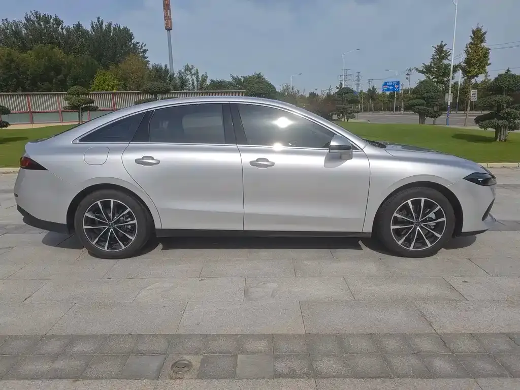 Roewe D7 2025 из CN, фото 4