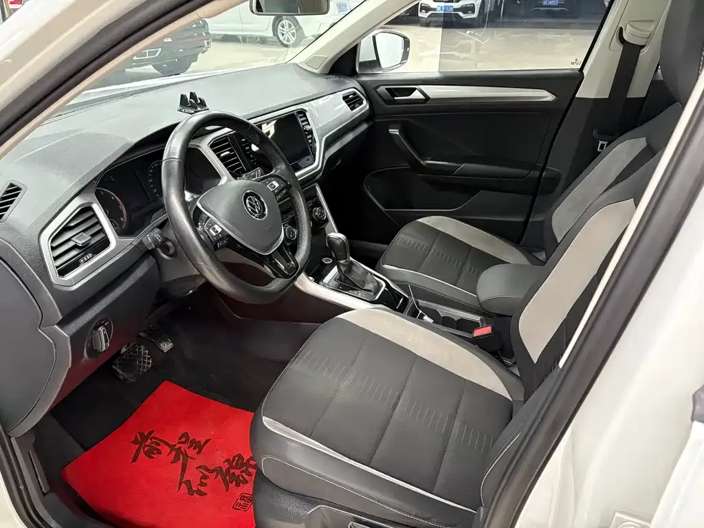 Volkswagen T-Roc 2023 из CN, фото 2