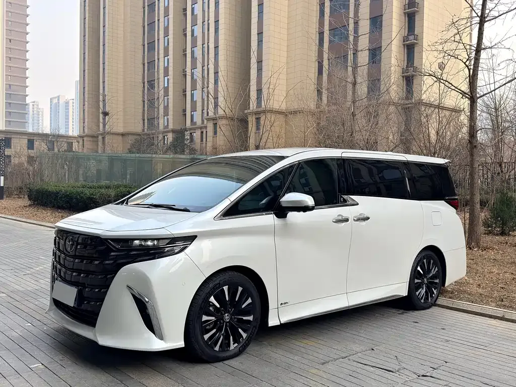 Toyota Alphard 2024 из CN, фото 1