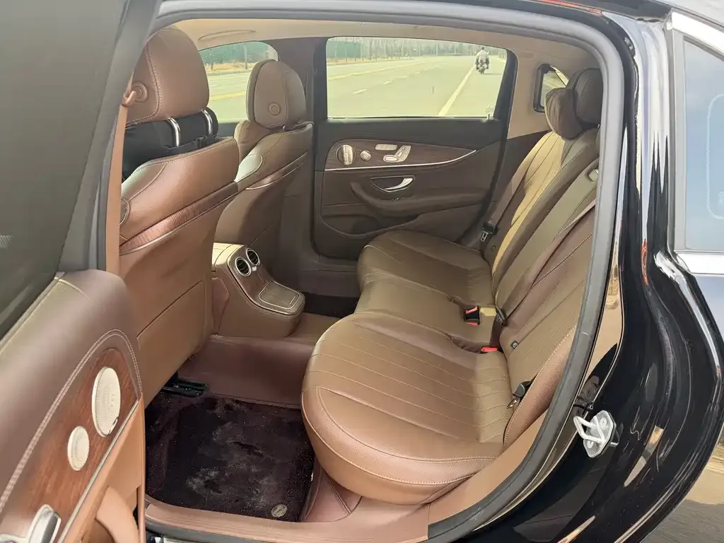 Mercedes-Benz E-Class 2023 из CN, фото 2