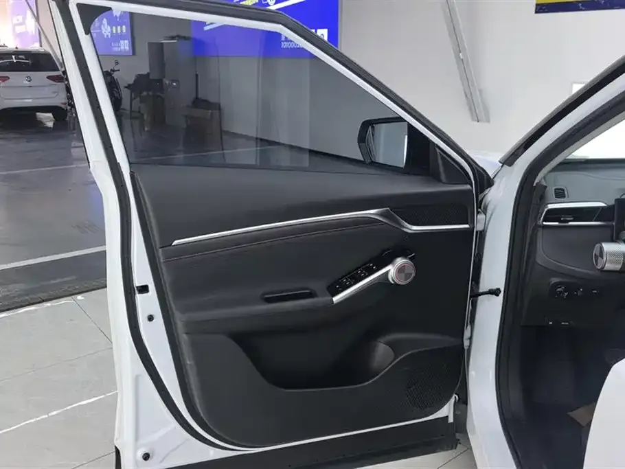 GAC Motor Shadow Cool — фото 10