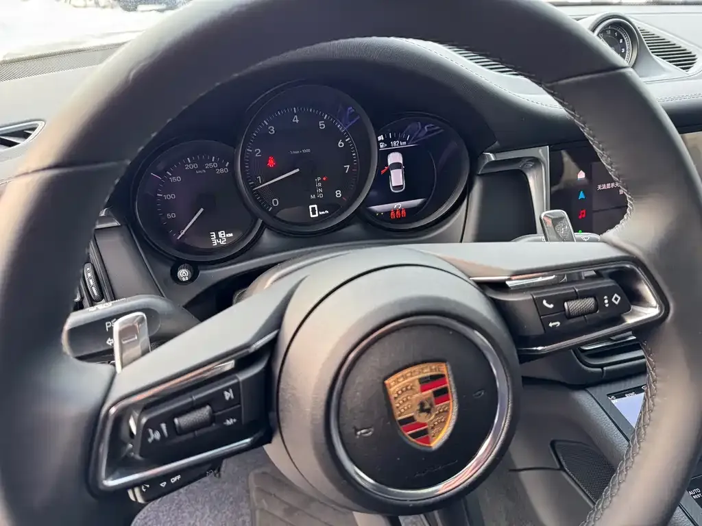 Porsche Macan 2026 из CN, фото 5