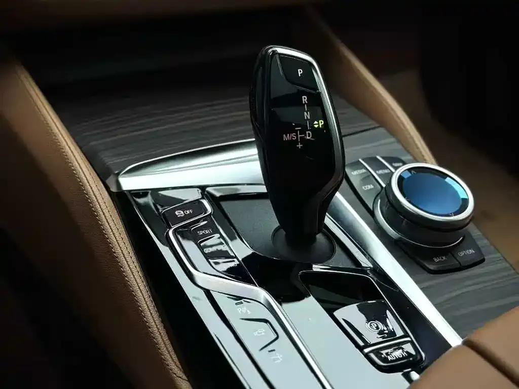 BMW 6 Series GT 2021 из CN, фото 9