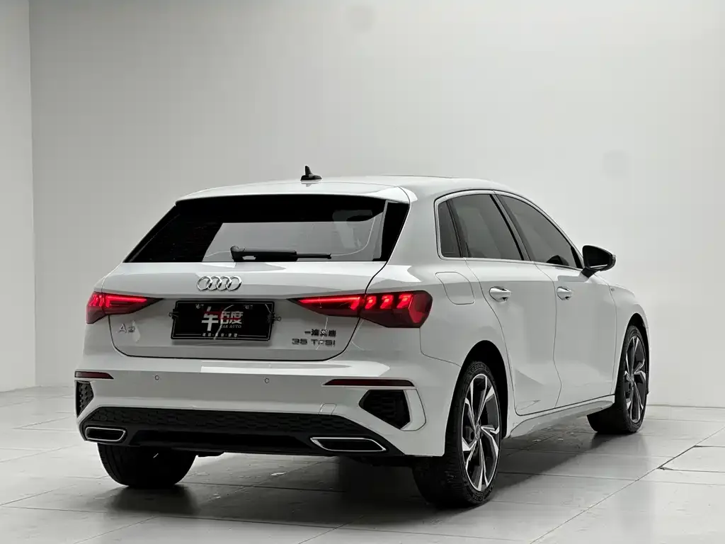 Audi A3 2021 из CN, фото 2
