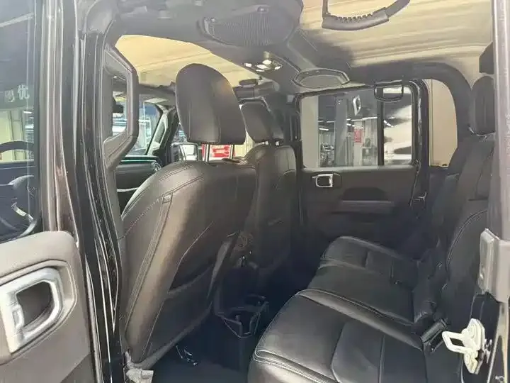 Jeep Gladiator 2022 из CN, фото 6