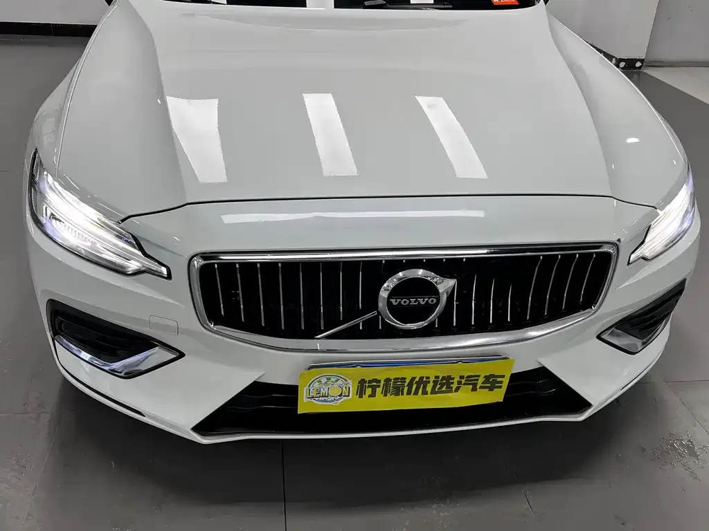 Volvo S60 2021 из CN, фото 9