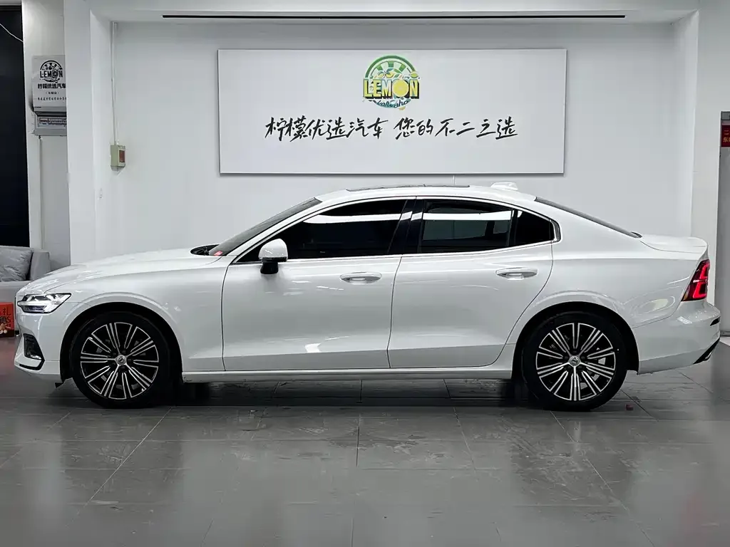 Volvo S60 2021 из CN, фото 6