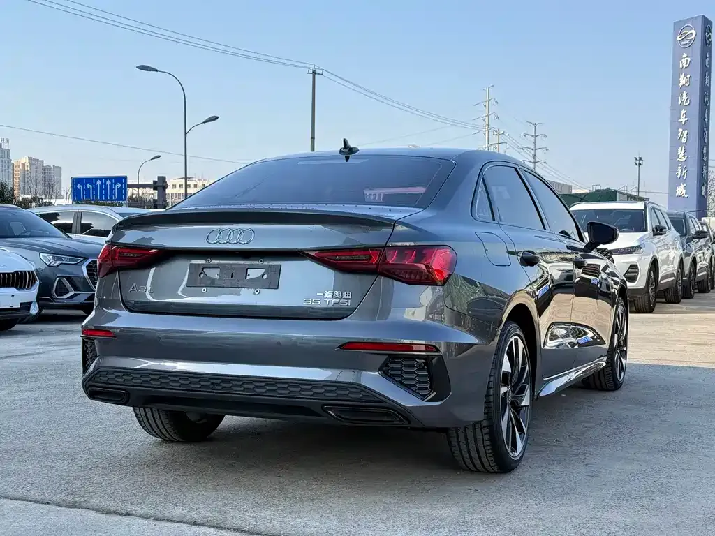 Audi A3 2023 из CN, фото 10