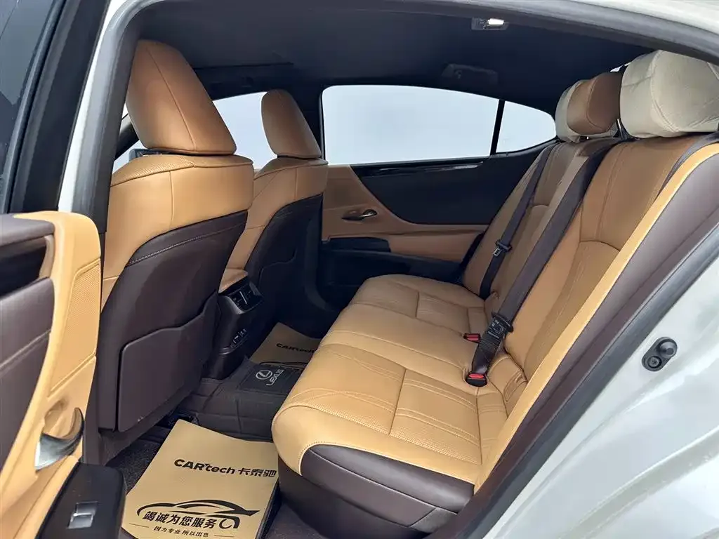Lexus ES 2021 из CN, фото 9
