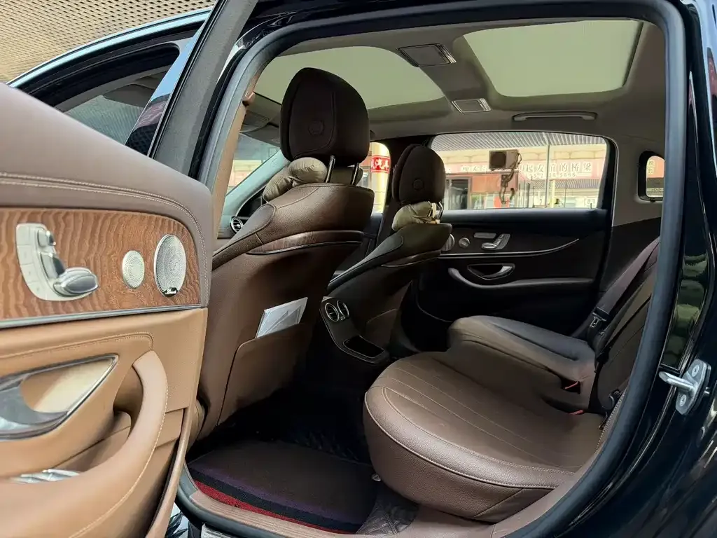 Mercedes-Benz E-Class 2023 из CN, фото 2