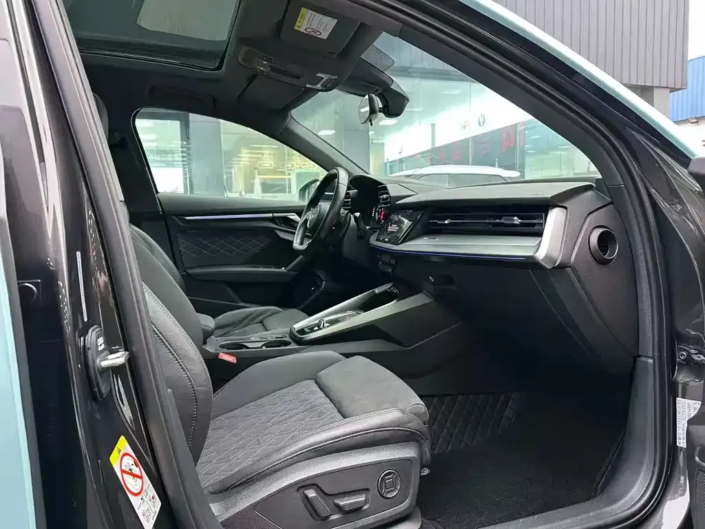 Audi A3 2023 из CN, фото 8