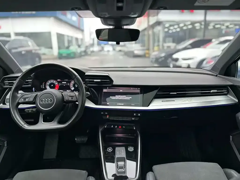 Audi A3 2023 из CN, фото 2