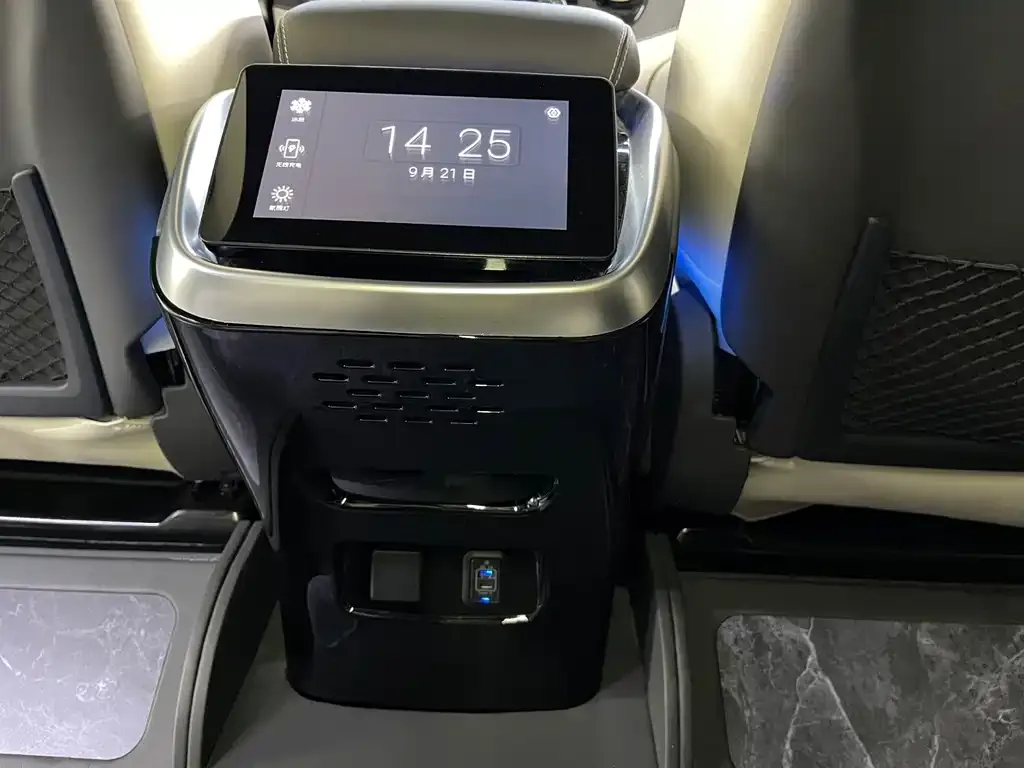 Mercedes-Benz Vito 2024 из CN, фото 2