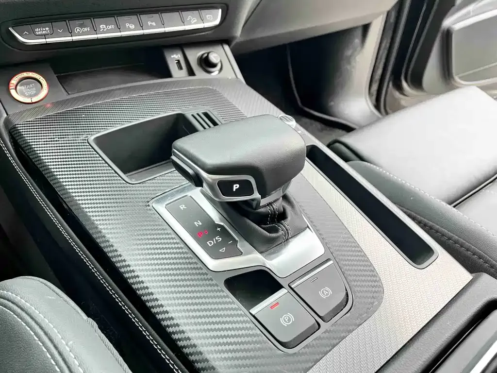 Audi Q5L 2022 из CN, фото 2