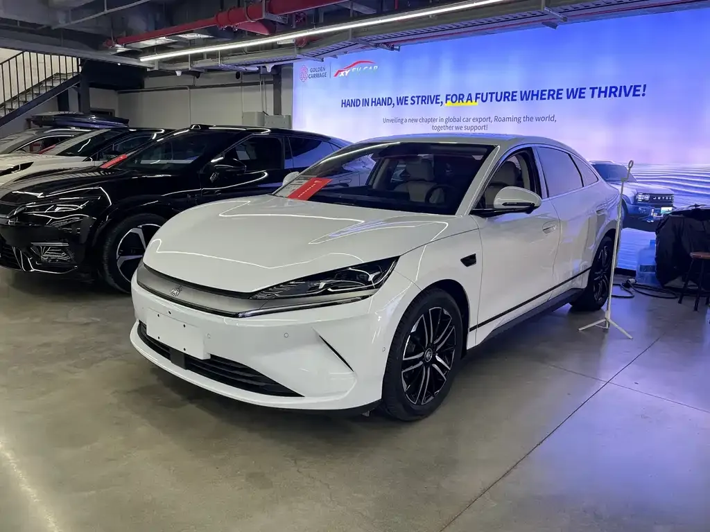 BYD Qin L — фото 1