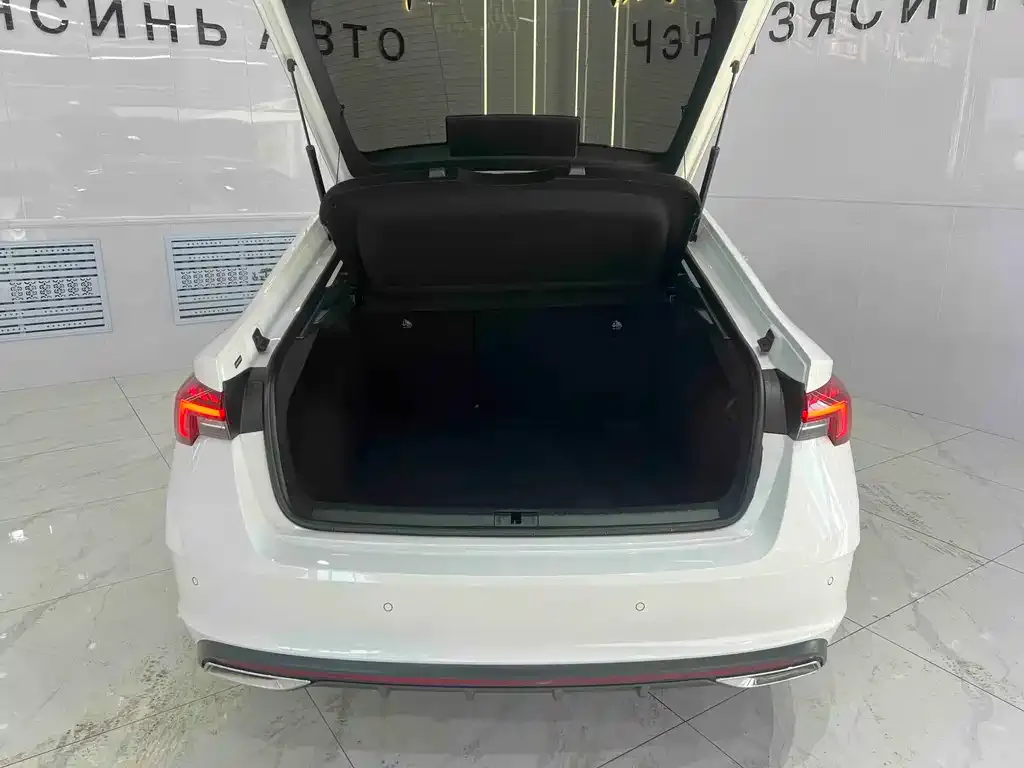 Skoda Octavia — фото 2