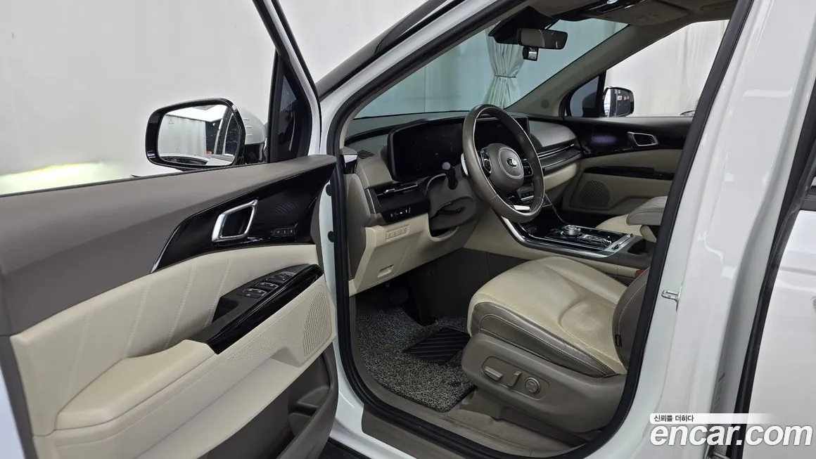 Kia Carnival — фото 10