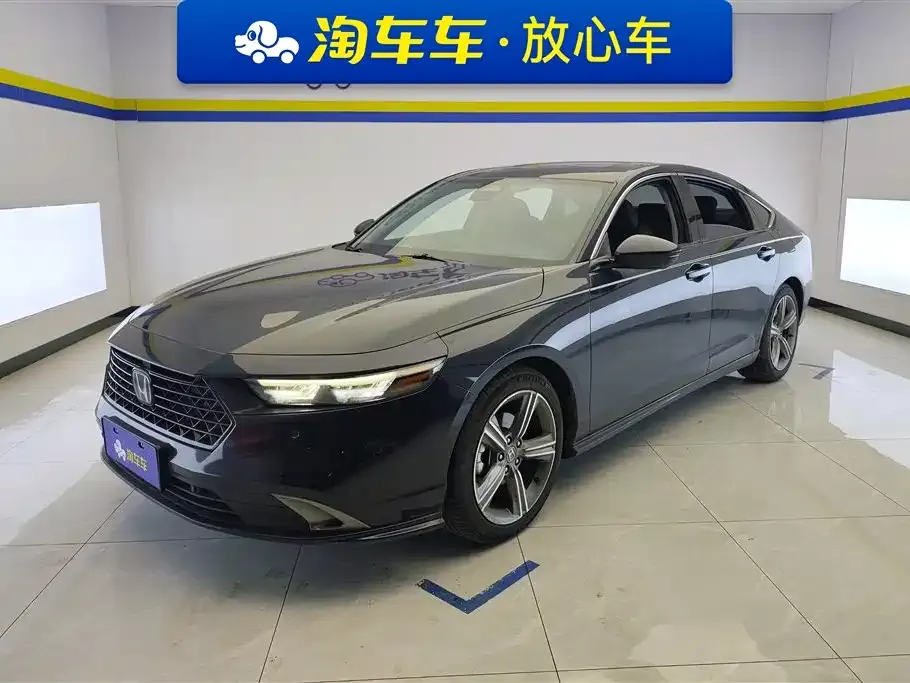 Honda Accord — фото 1