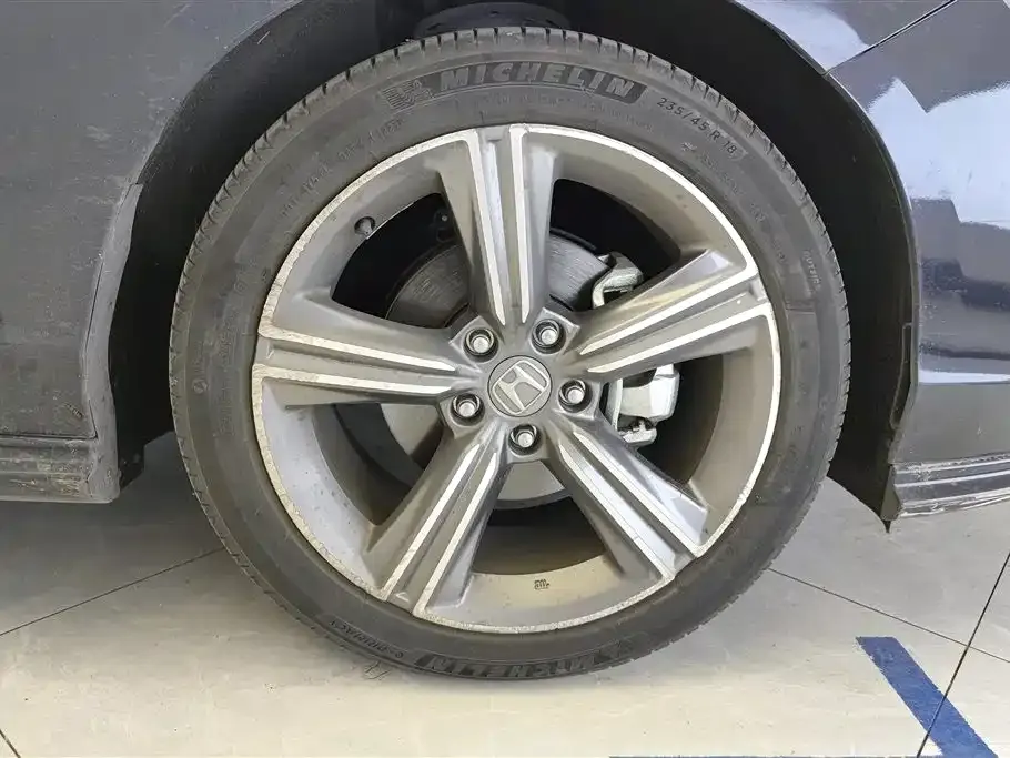 Honda Accord — фото 10