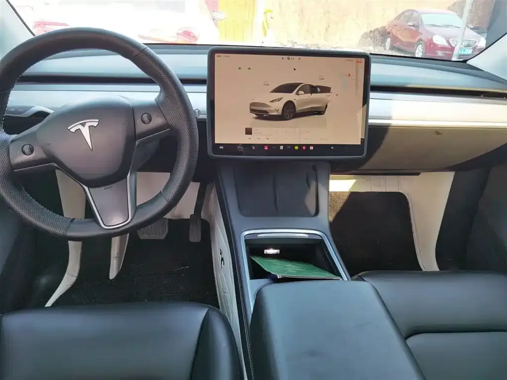 Tesla Model Y — фото 3