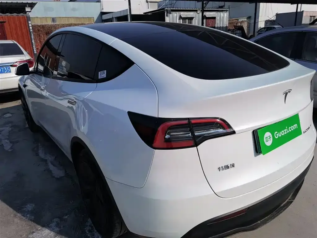 Tesla Model Y — фото 7