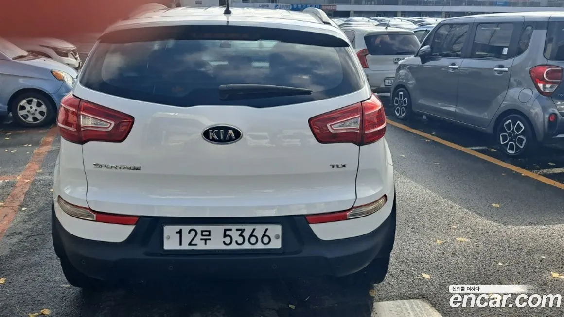 Kia Carnival — фото 9
