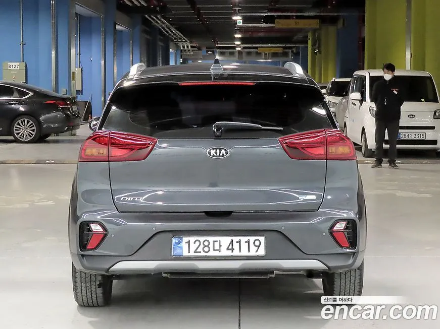 Kia Niro — фото 10