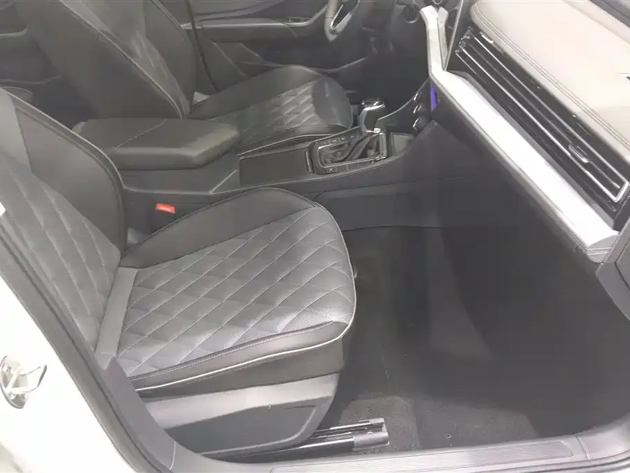 Volkswagen Sagitar 2024 из CN, фото 4
