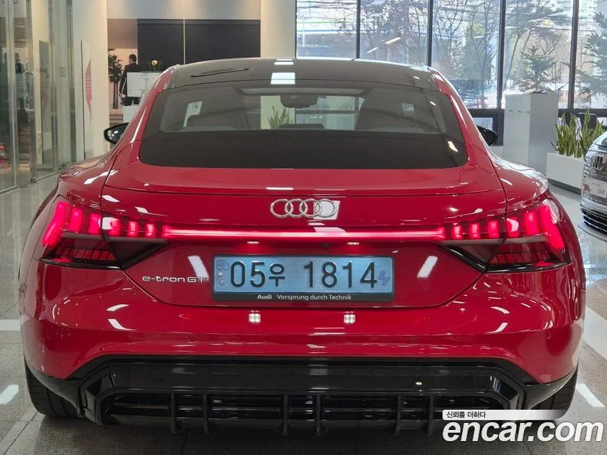 Audi e-tron GT 2023 из KR, фото 6