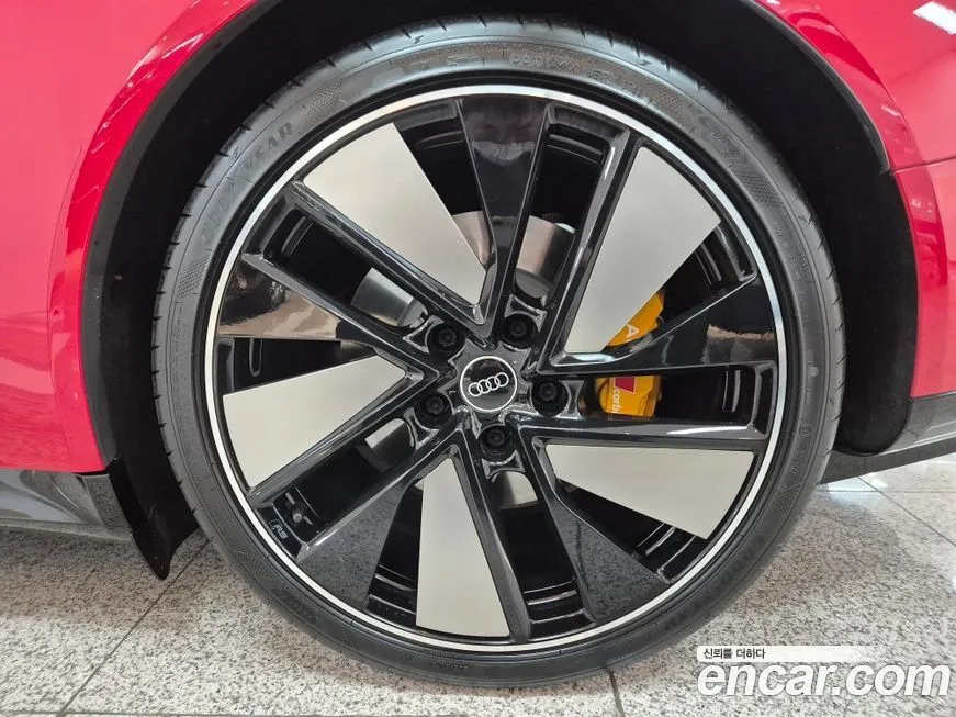 Audi e-tron GT 2023 из KR, фото 10