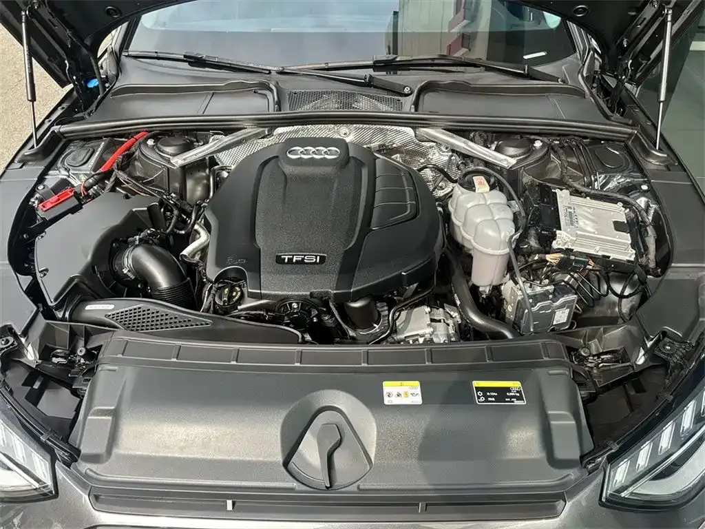 Audi A4L 2022 из CN, фото 9