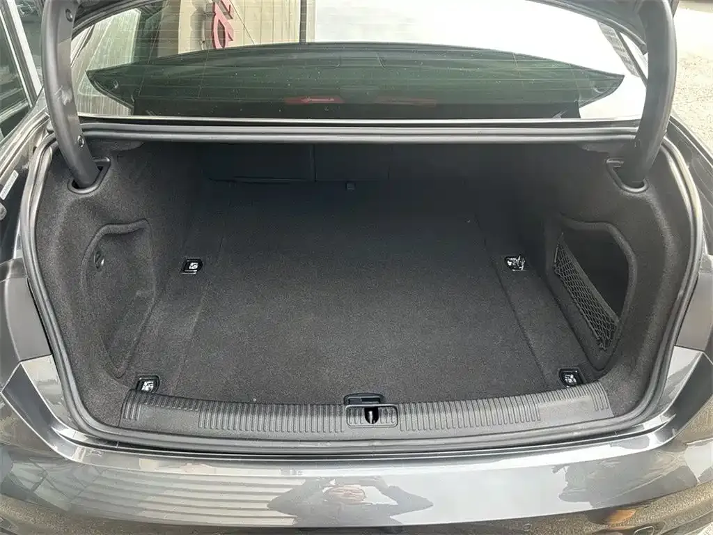 Audi A4L 2022 из CN, фото 3