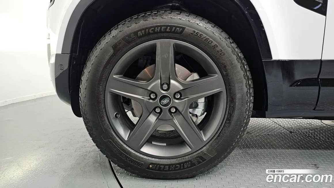 Land Rover Defender — фото 10