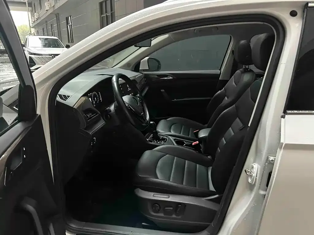 Volkswagen Tharu 2022 из CN, фото 5