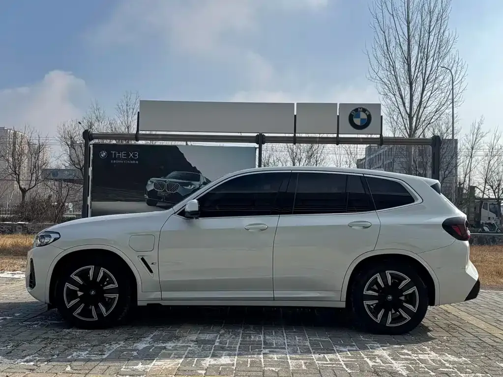 BMW iX3 2025 из CN, фото 9