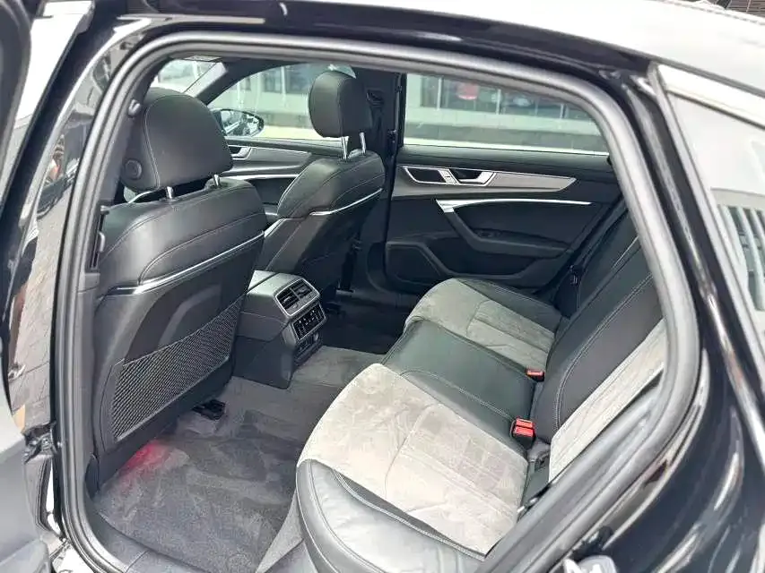 Audi A6L 2023 из CN, фото 5