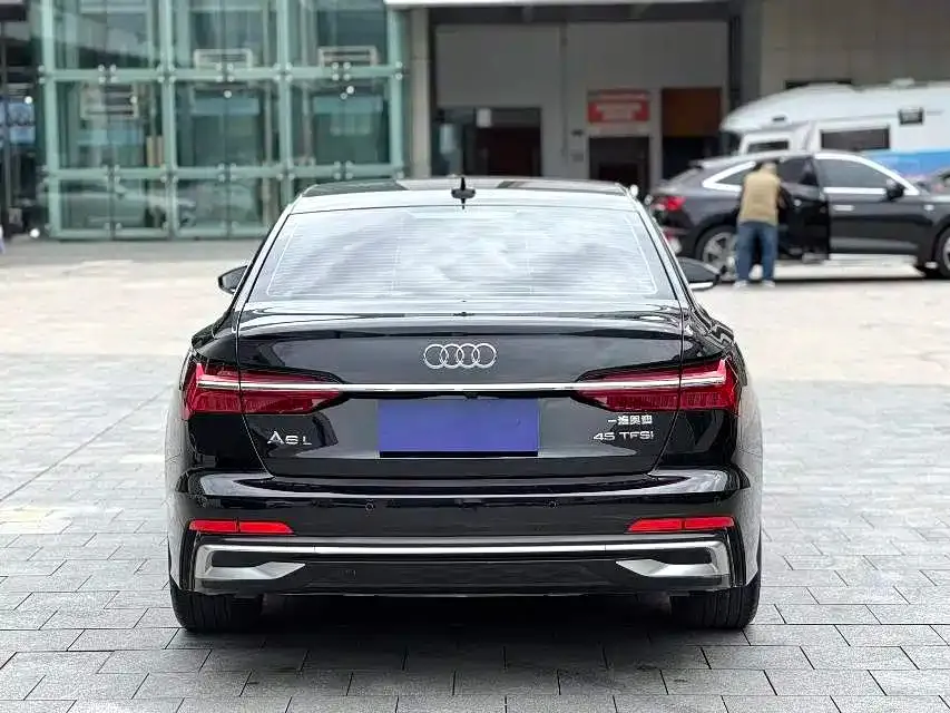 Audi A6L 2023 из CN, фото 2