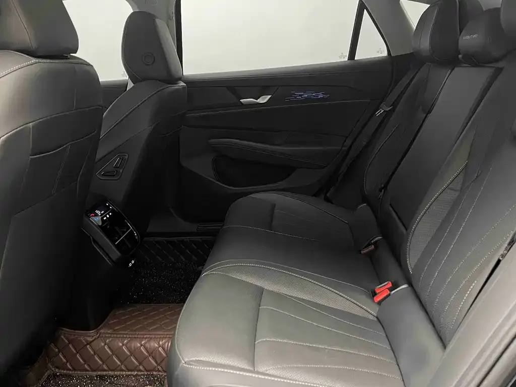 Volkswagen Passat — фото 5